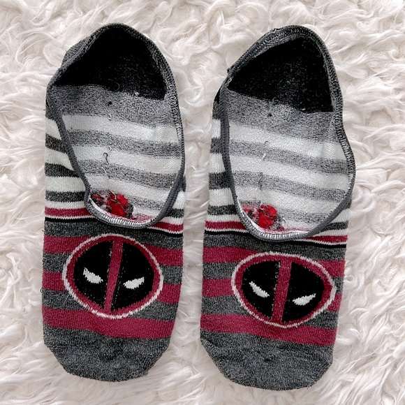 Marvel Deadpool Socks - Picture 4 of 8